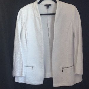 Alfani Blazer Size 0X. White w/zipper pockets.
